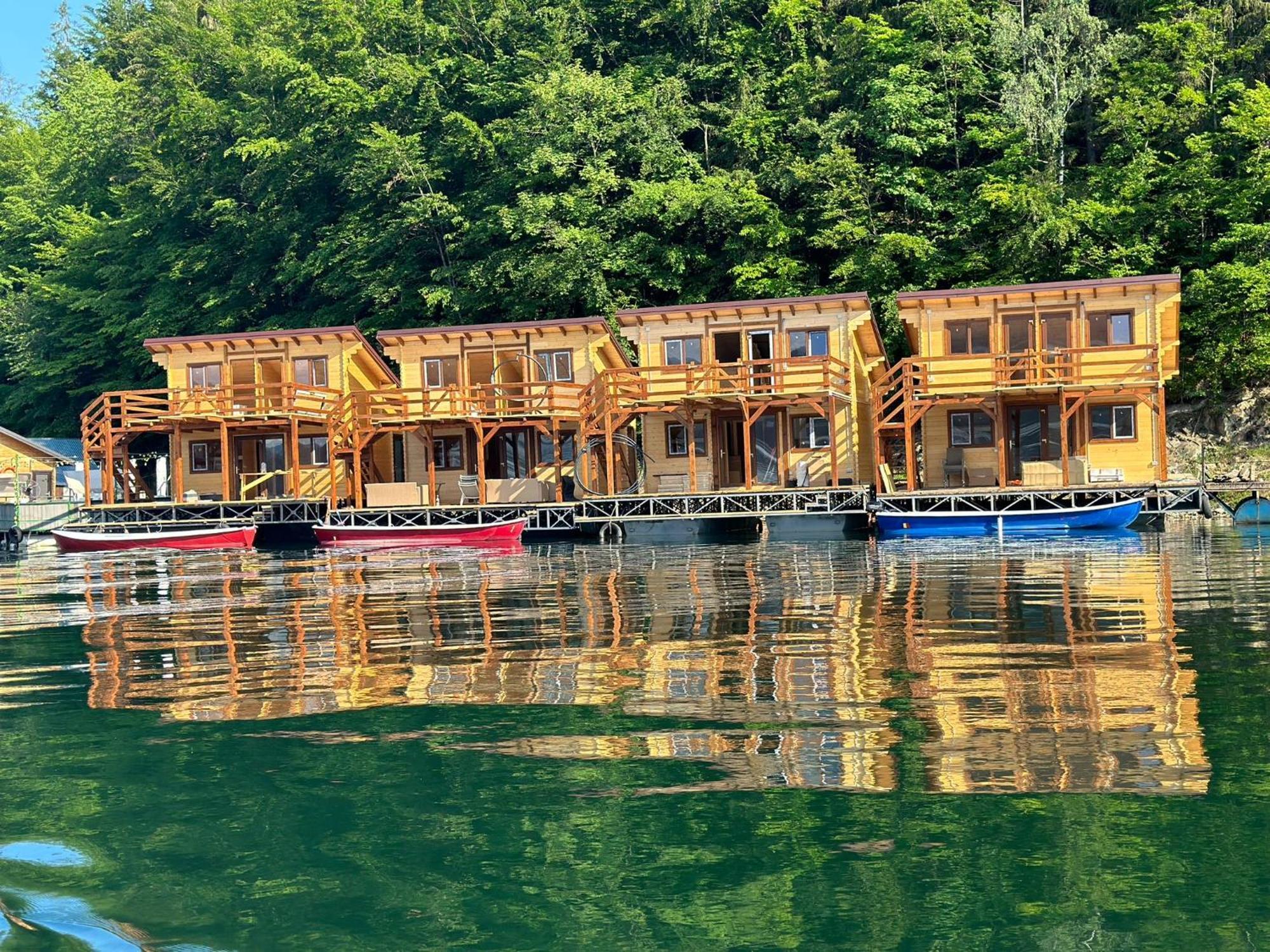 Holiday Bicaz Bungalows On The Lake Zewnętrze zdjęcie