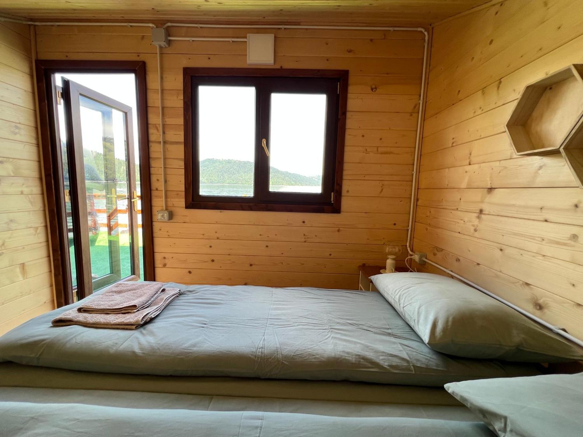 Holiday Bicaz Bungalows On The Lake Zewnętrze zdjęcie