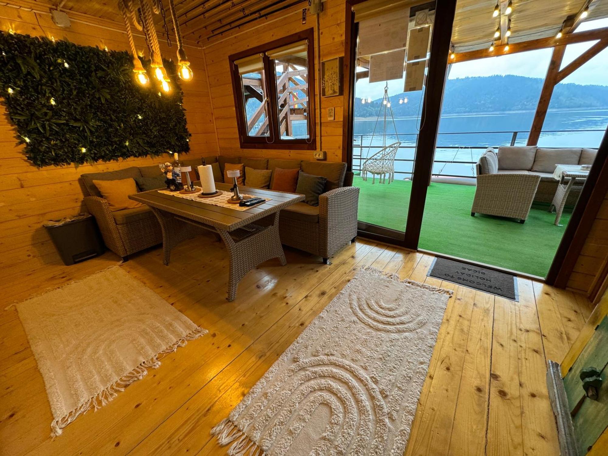 Holiday Bicaz Bungalows On The Lake Zewnętrze zdjęcie